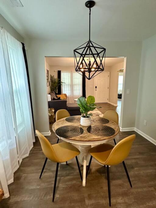 Cozy And Luxury Home Роли Экстерьер фото