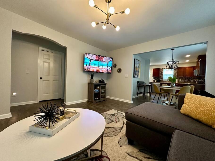 Cozy And Luxury Home Роли Экстерьер фото