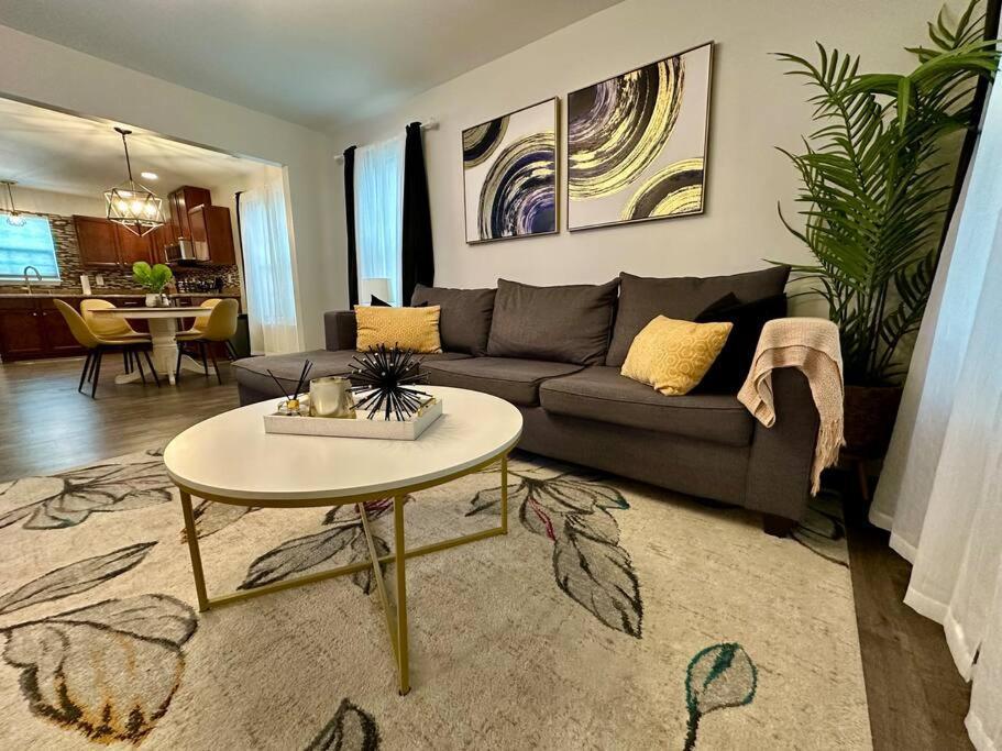 Cozy And Luxury Home Роли Экстерьер фото